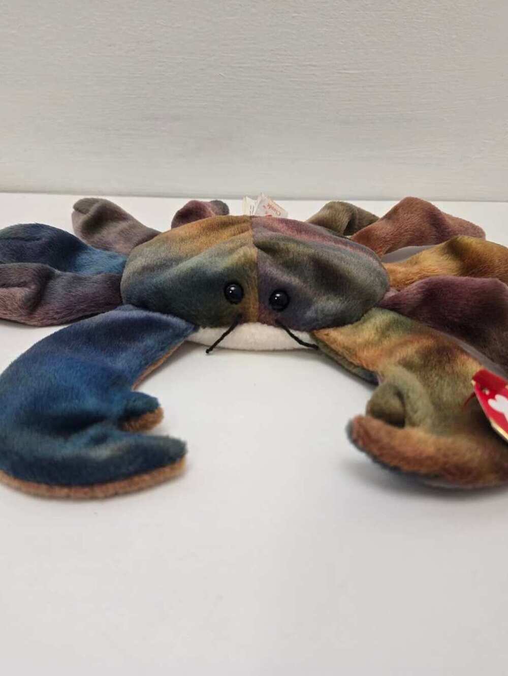Ty Beanie Baby “Claude” the Crab - Colours Vary (7.5 inch) *
